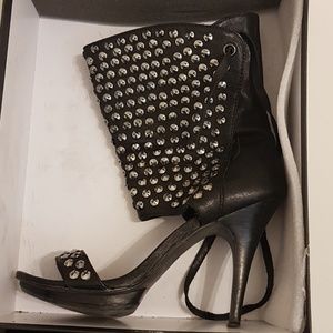 Ziginy Starter Stud Bootie Sandals Size 9